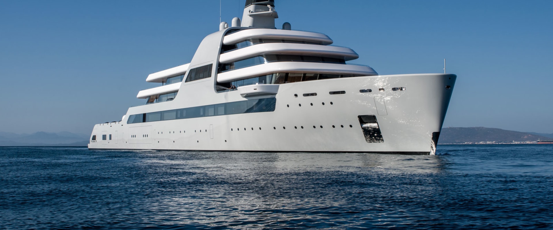 Exploring the World of Super Yachts