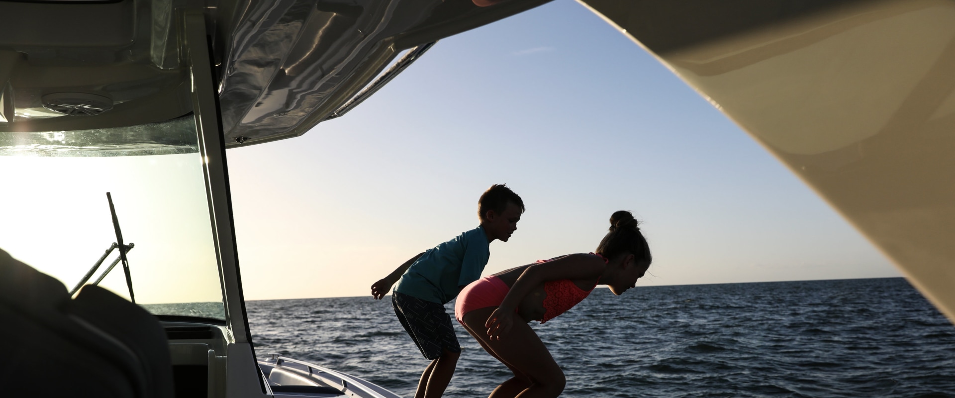 The Ins and Outs of Boat Sales and Shipping